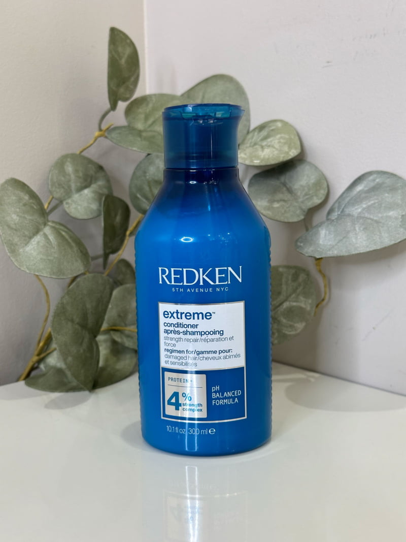 Le conditioner Extreme de Redken, répare les cheveux abimés et aide au démêlage.