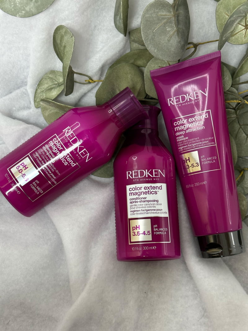 La routine Color Extend Magnetics de Redken, est incontournable pour prendre soin des cheveux colorés.