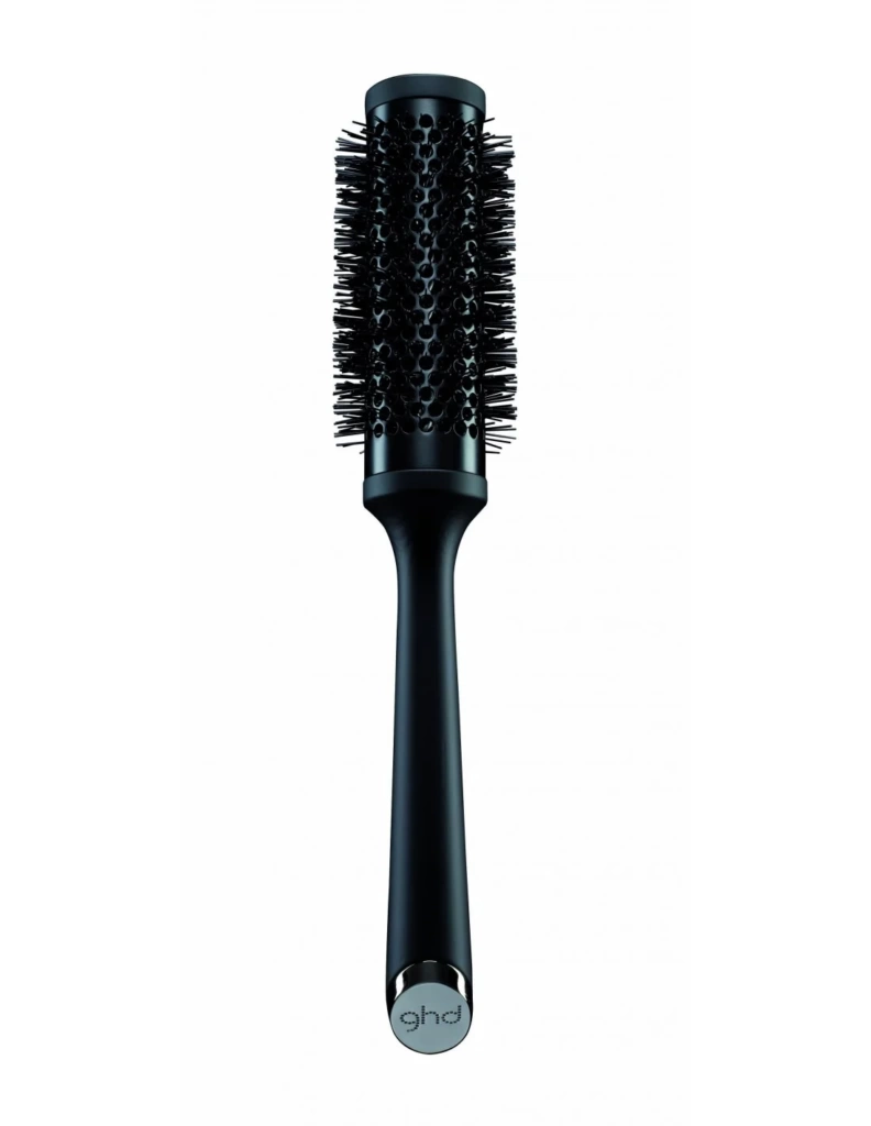 La brosse à cheveux céramique ronde de GHD est l'idéal pour obtenir un brushing de qualité.