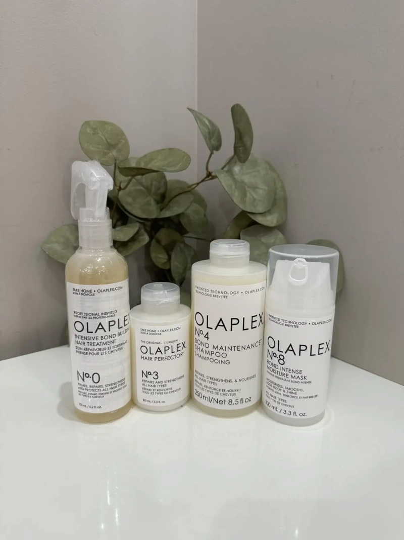 OLAPLEX N°0-N°3-N°4-N°8 : Les soins les plus puissants pour réparer profondément les cheveux sensibilisés.