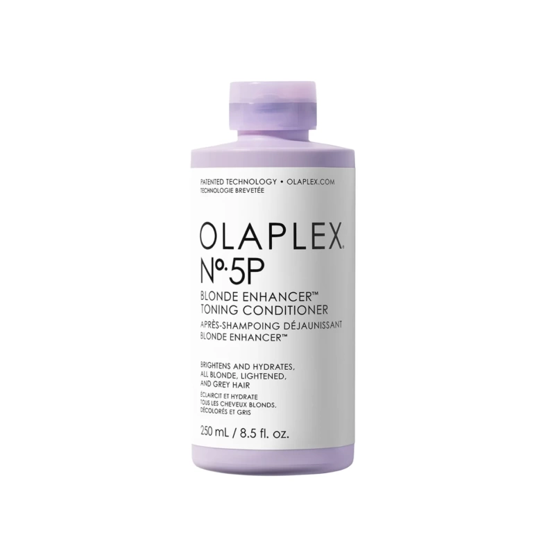 Le conditioner Olaplex n°5P est parfait pour éliminer les reflets indésirables et apporter de la luminosité aux cheveux blonds, gris et blancs.