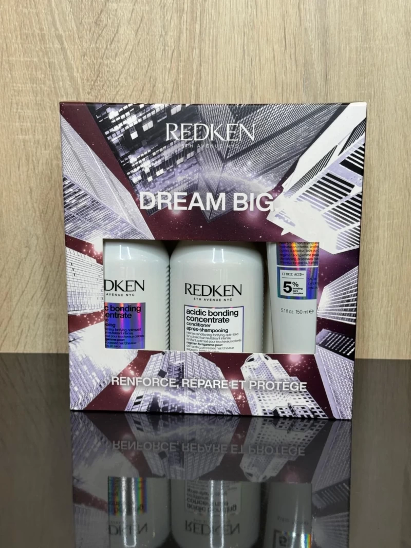 Coffret Redken Acidic Bonding Concentrate pour cheveux abimés, soins reconstructeurs pour cheveux abîmés et sensibilisés.